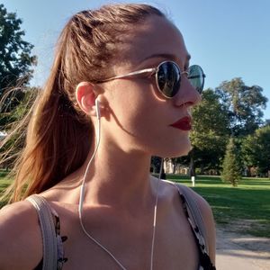 Meet your Posher, Kayla